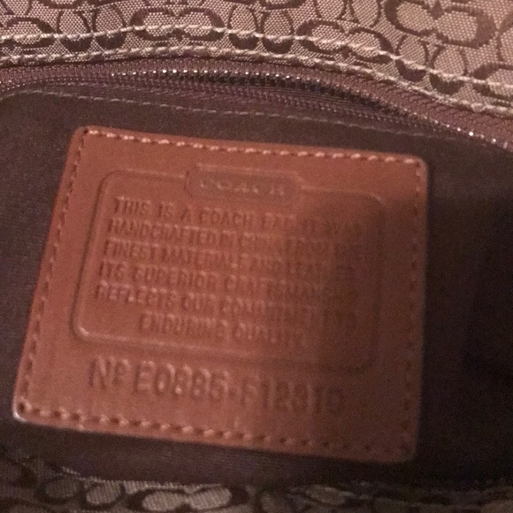 Signature Coach Handbag - Picture 5 of 8